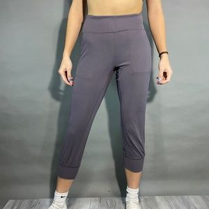 Lululemon Grey Crop Joggers w/ Pockets Size 6